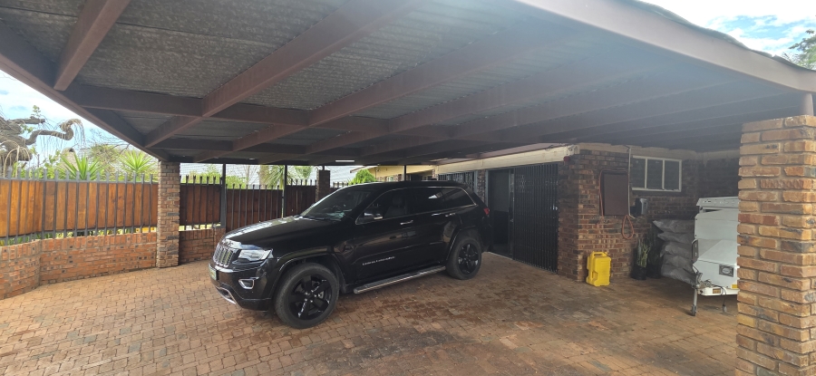 4 Bedroom Property for Sale in Hillcrest Northern Cape